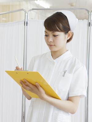 透明で見えづらい北新地の矯正治療